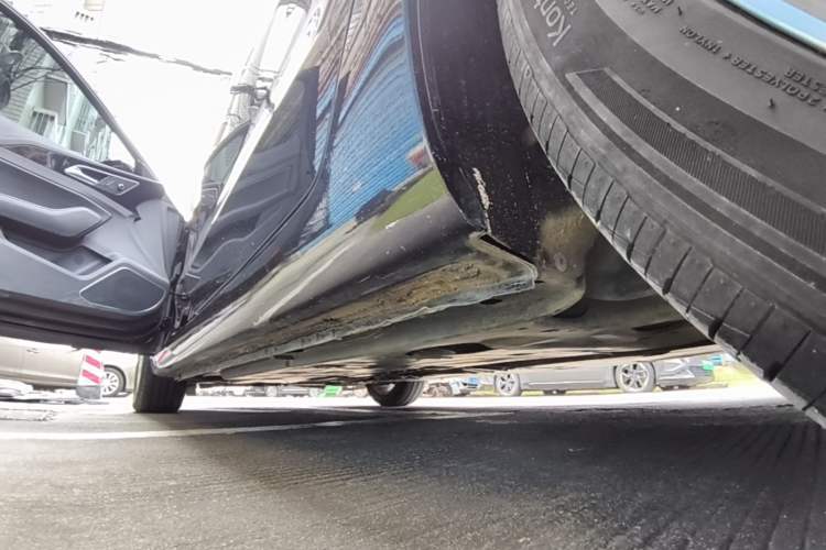 Used Hongqi H5 2018 30TD Dynamic Edition Left Side Sill