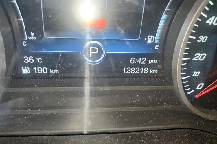Used Hongqi H5 2018 30TD Dynamic Edition Odometer Close Up