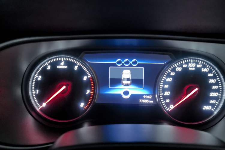 Used Hongqi H5 2018 30TD Dynamic Edition Odometer Close Up