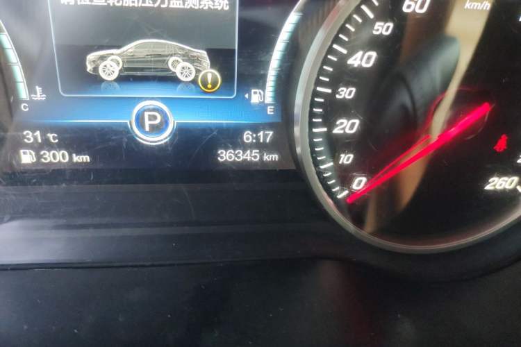 Used Hongqi H5 2018 30TD Smart Connect Dynamic Edition Odometer Close Up