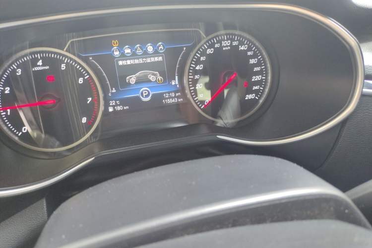 Used Hongqi H5 2018 30TD Smart Connect Dynamic Edition Odometer Close Up