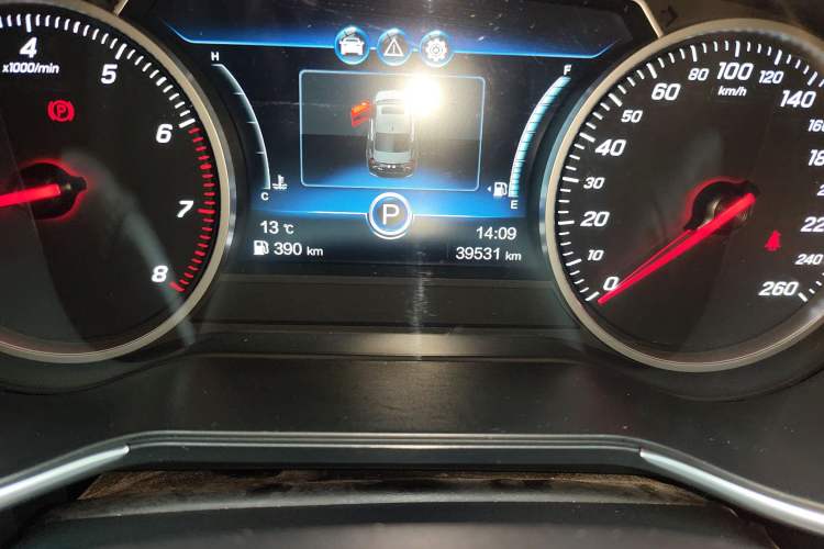 Used Hongqi H5 2018 30TD Dynamic Edition Odometer Close Up