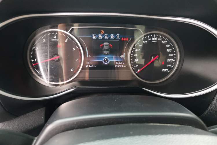 Used Hongqi H5 2018 30TD Smart Connect Dynamic Edition Odometer Close Up