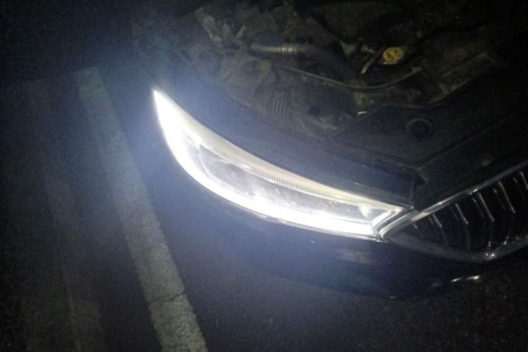 Used Hongqi H5 2018 30TD Dynamic Edition Right Front Headlight