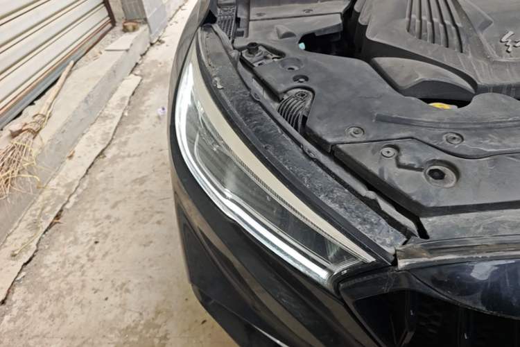 Used Hongqi H5 2018 30TD Smart Connect Dynamic Edition Right Front Headlight
