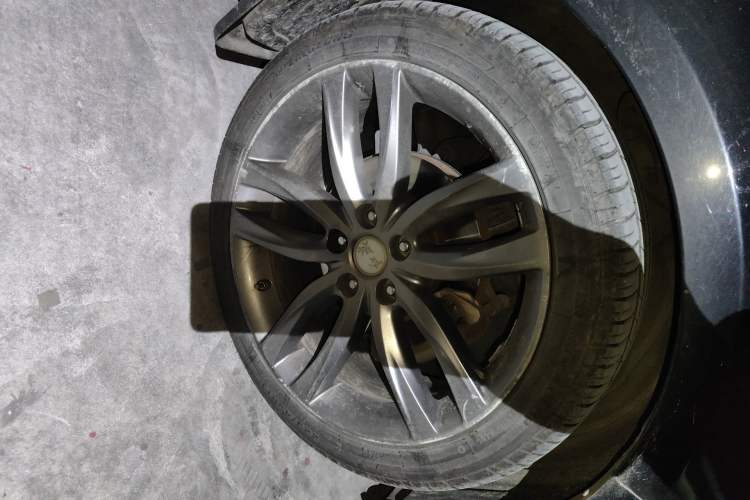Used Hongqi H5 2018 30TD Smart Connect Dynamic Edition Right Front Wheel Hub