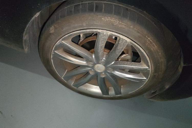 Used Hongqi H5 2018 30TD Smart Connect Dynamic Edition Right Front Wheel Hub