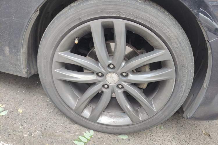 Used Hongqi H5 2018 30TD Smart Connect Dynamic Edition Right Front Wheel Hub