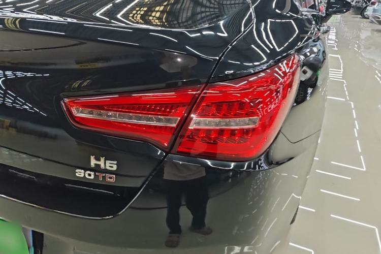 Used Hongqi H5 2018 30TD Smart Connect Dynamic Edition Right Rear Taillight
