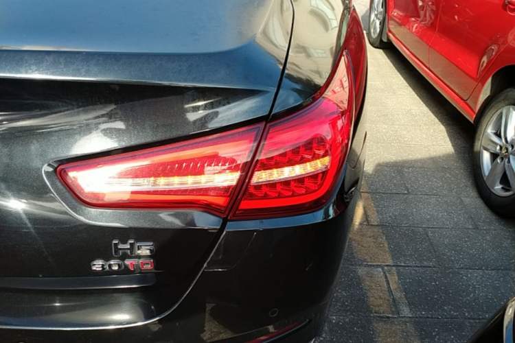 Used Hongqi H5 2018 30TD Dynamic Edition Right Rear Taillight