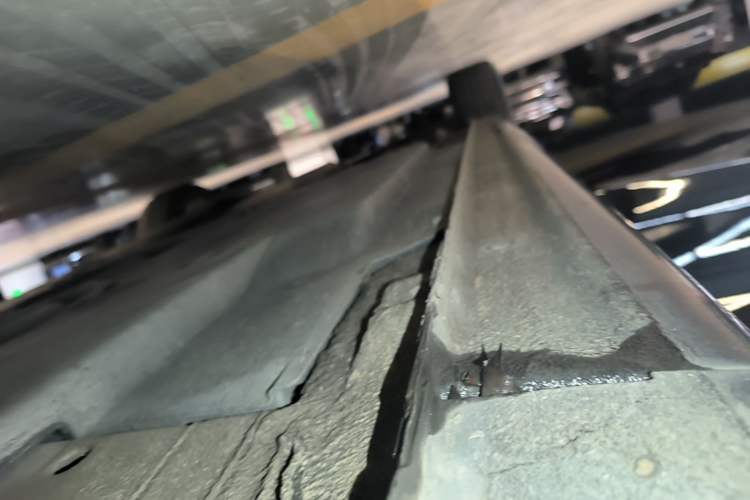 Used Hongqi H5 2018 30TD Smart Connective Dynamic 60th Anniversary Edition Right Side Sill