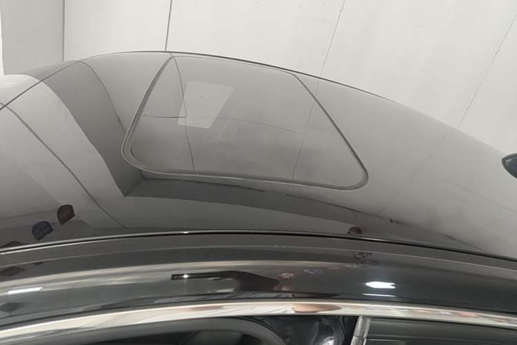 Used Hongqi H5 2018 30TD Dynamic Edition Roof