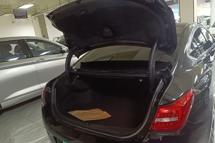 Used Hongqi H5 2018 30TD Smart Connect Dynamic Edition Trunk