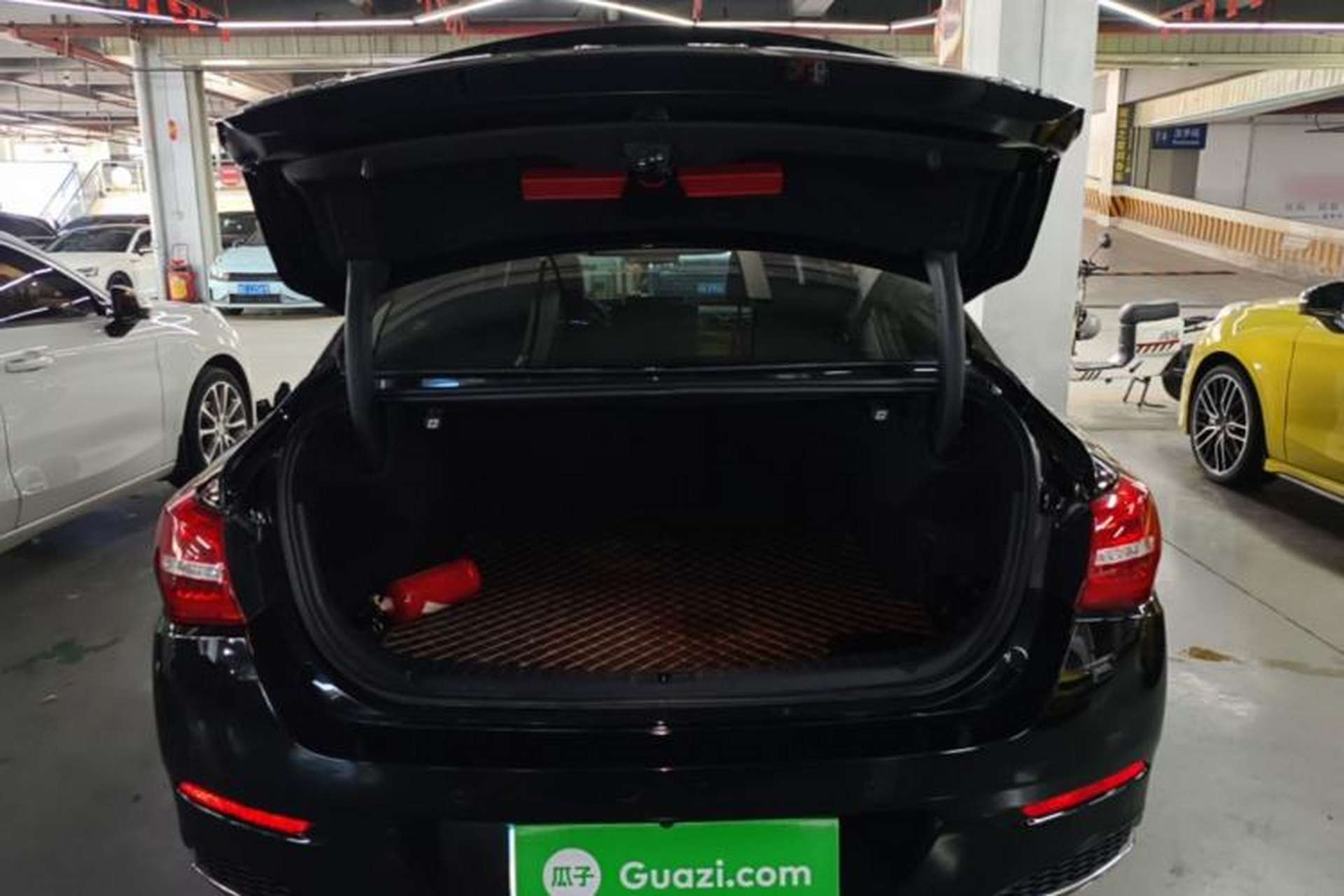 Used Hongqi H5 2018 30TD Dynamic Edition Trunk
