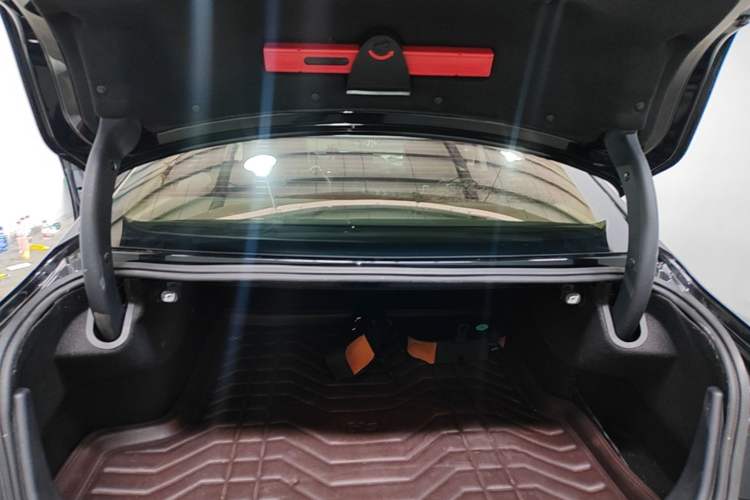 Used Hongqi H5 2018 30TD Dynamic Edition Trunk