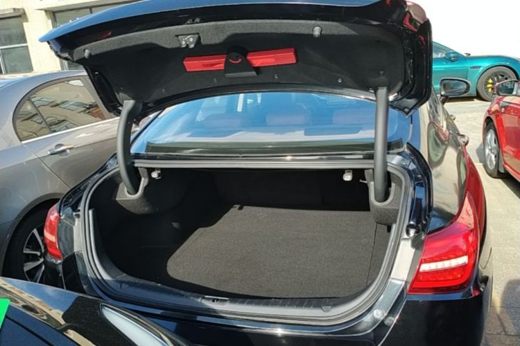 Used Hongqi H5 2018 30TD Dynamic Edition Trunk