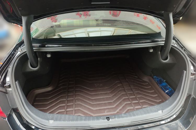 Used Hongqi H5 2018 30TD Dynamic Edition Trunk