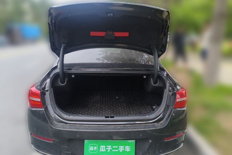 Used Hongqi H5 2018 30TD Smart Connect Dynamic Edition Trunk
