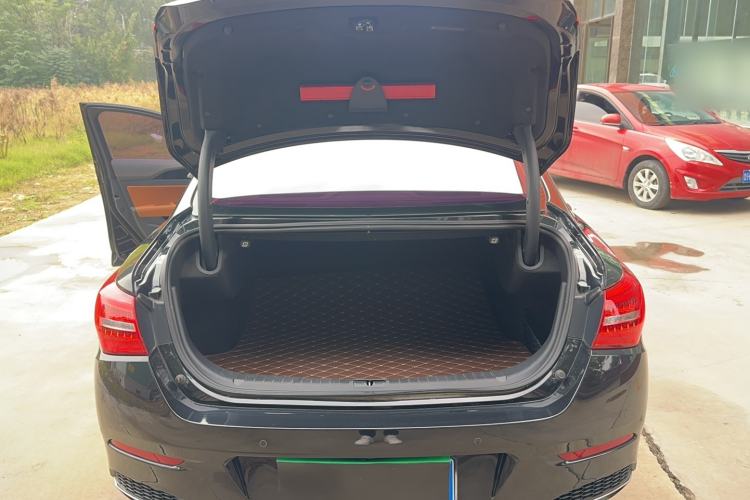 Used Hongqi H5 2018 30TD Smart Connect Dynamic Edition Trunk