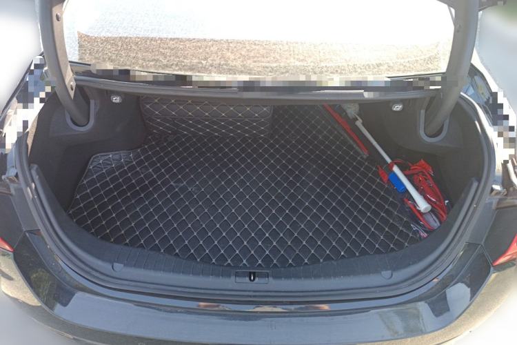 Used Hongqi H5 2018 30TD Smart Connect Dynamic Edition Trunk