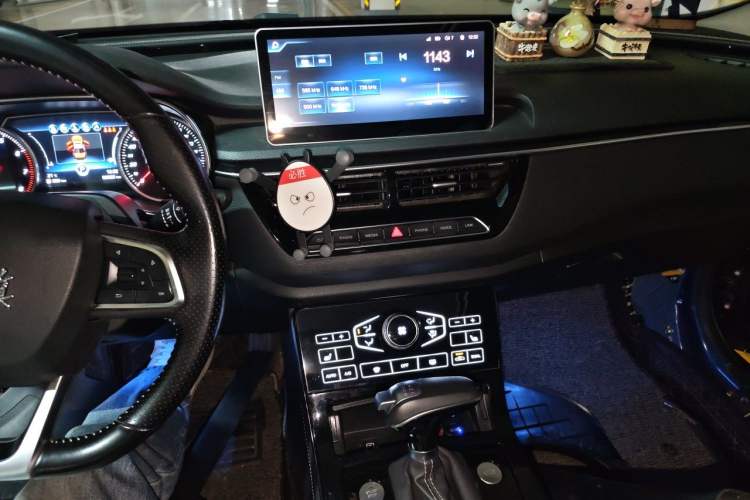 Used Hongqi H5 2018 30TD Smart Connect Dynamic Edition Audio And AC Panel