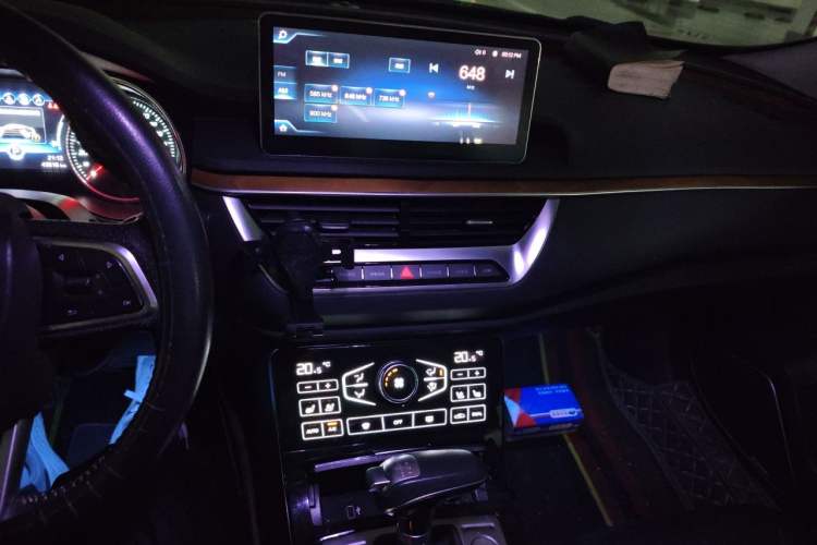Used Hongqi H5 2018 30TD Smart Connect Enjoy Edition Audio And AC Panel