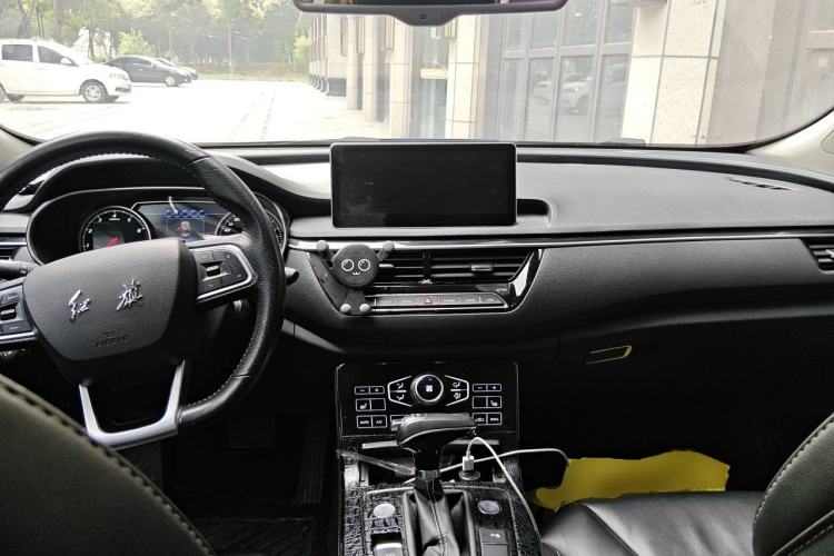Used Hongqi H5 2018 30TD Smart Connect Dynamic Edition Center Console