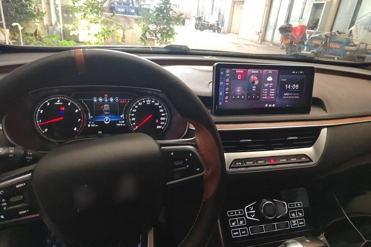 Used Hongqi H5 2018 30TD Smart Connect Dynamic Edition Center Console