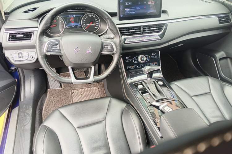 Used Hongqi H5 2018 30TD Dynamic Edition Center Console