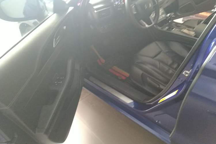 Used Hongqi H5 2018 30TD Dynamic Edition Driver Seat