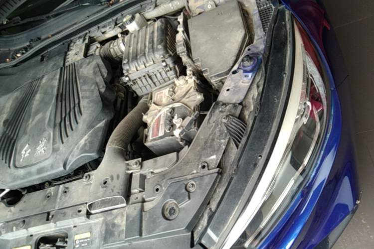 Used Hongqi H5 2018 30TD Dynamic Edition Engine Bay Left