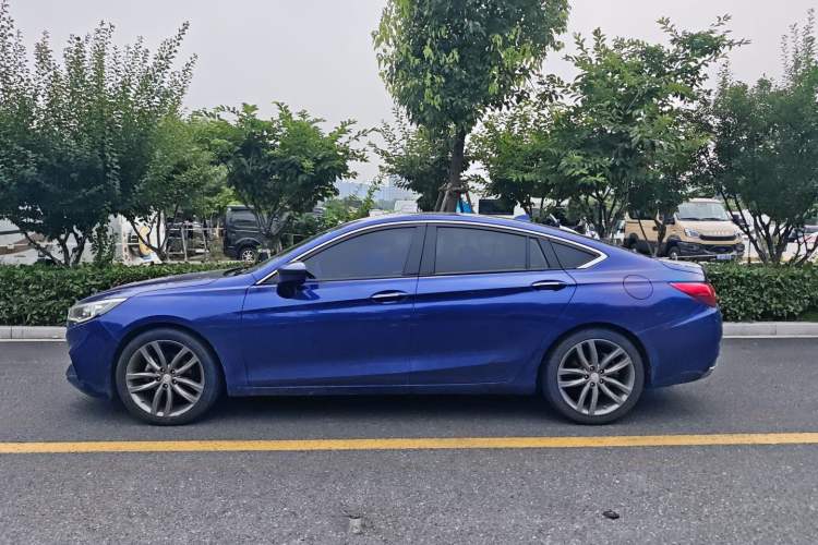 Used Hongqi H5 2018 30TD Smart Connect Dynamic Edition Exterior 2