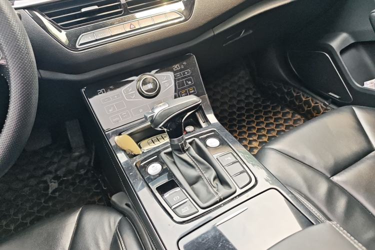 Used Hongqi H5 2018 30TD Smart Connect Dynamic Edition Gear Lever