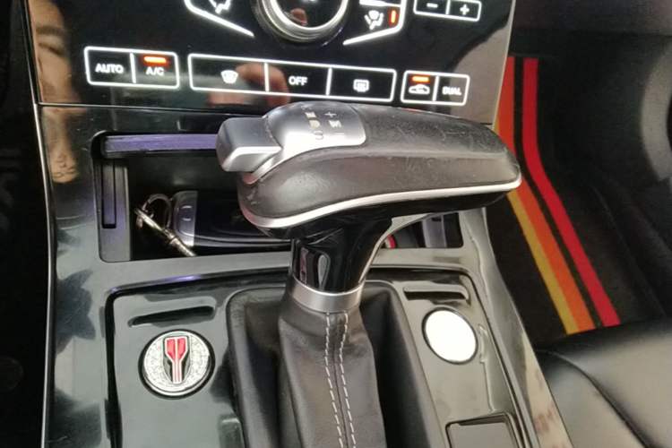 Used Hongqi H5 2018 30TD Dynamic Edition Gear Lever