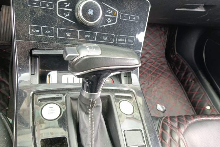 Used Hongqi H5 2018 30TD Dynamic Edition Gear Lever