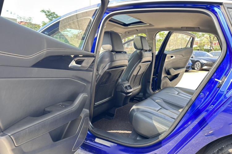 Used Hongqi H5 2018 30TD Dynamic Edition Interior 4