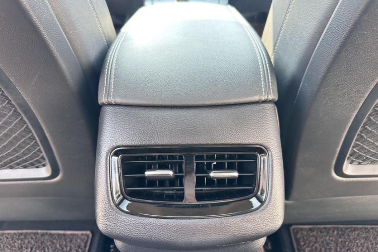 Used Hongqi H5 2018 30TD Dynamic Edition Interior 8
