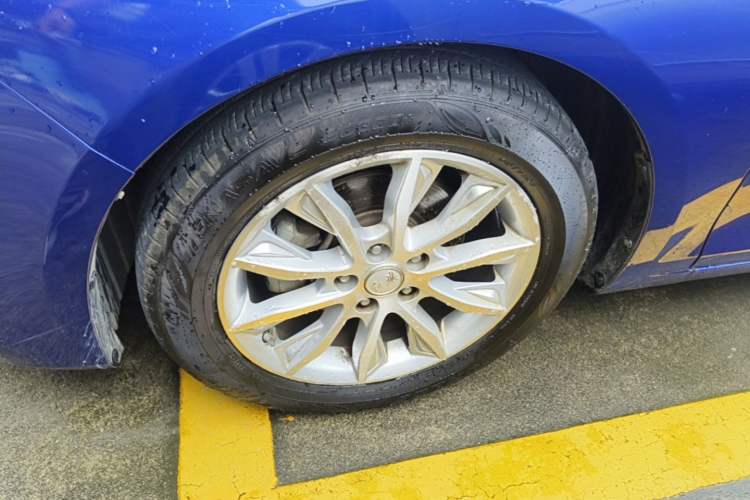 Used Hongqi H5 2018 30TD Dynamic Edition Left Front Wheel Hub