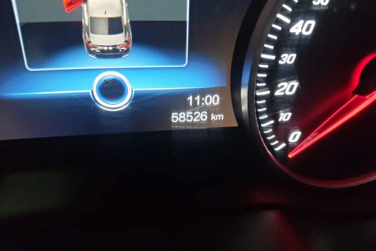 Used Hongqi H5 2018 30TD Smart Connect Dynamic Edition Odometer Close Up