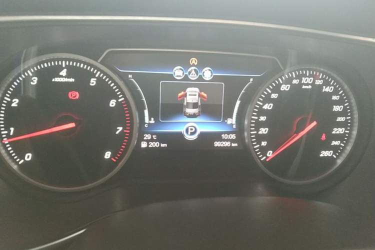 Used Hongqi H5 2018 30TD Dynamic Edition Odometer Close Up