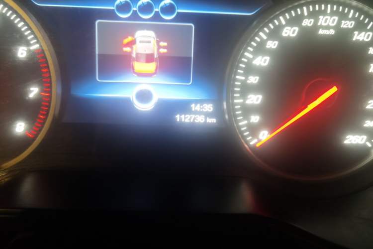 Used Hongqi H5 2018 30TD Smart Connect Dynamic Edition Odometer Close Up