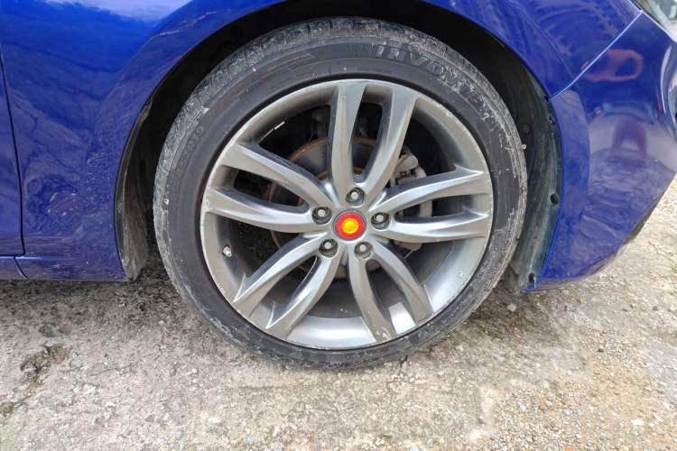 Used Hongqi H5 2018 30TD Smart Connect Dynamic Edition Right Front Wheel Hub