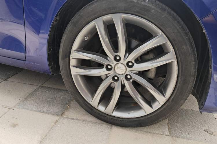 Used Hongqi H5 2018 30TD Smart Connect Dynamic Edition Right Front Wheel Hub