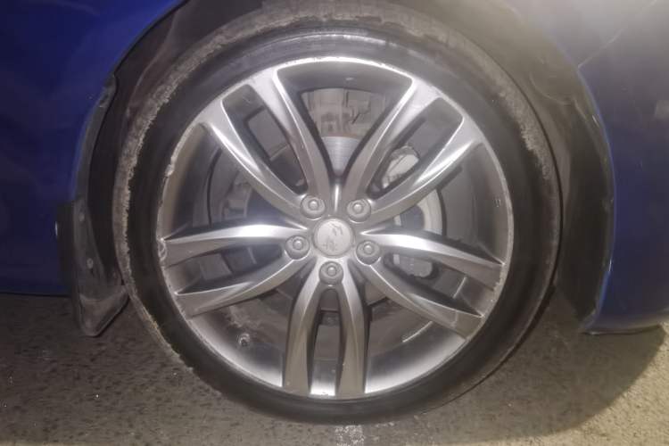 Used Hongqi H5 2018 30TD Smart Connect Dynamic Edition Right Front Wheel Hub