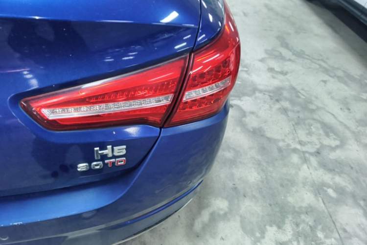 Used Hongqi H5 2018 30TD Smart Connect Dynamic Edition Right Rear Taillight