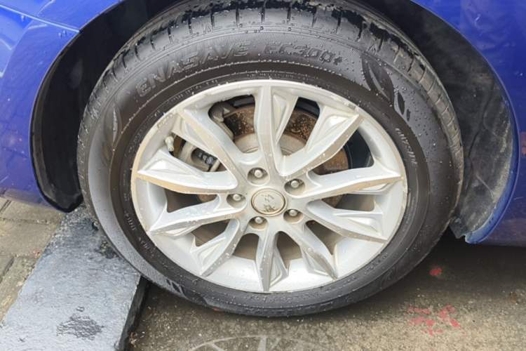 Used Hongqi H5 2018 30TD Dynamic Edition Right Rear Wheel Hub
