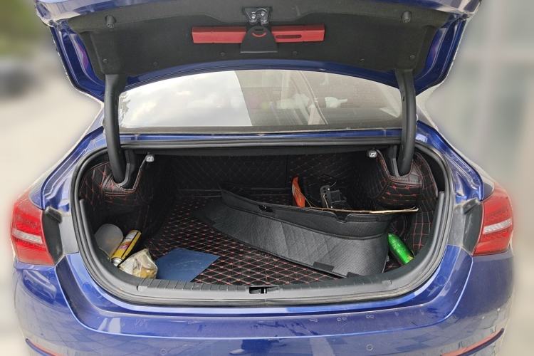 Used Hongqi H5 2018 30TD Smart Connect Dynamic Edition Trunk