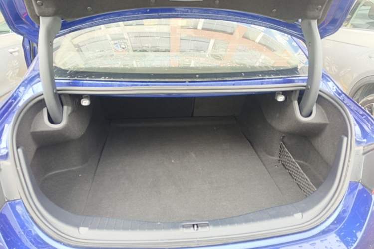 Used Hongqi H5 2018 30TD Dynamic Edition Trunk