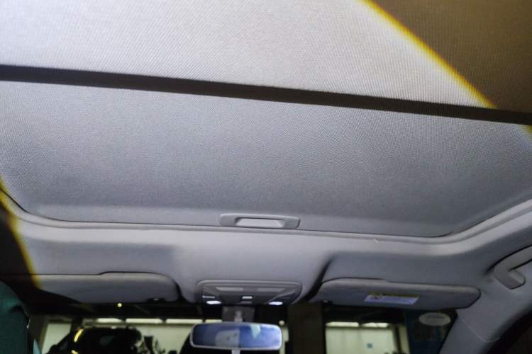 Used Hongqi H5 2018 30TD Dynamic Edition Headliner