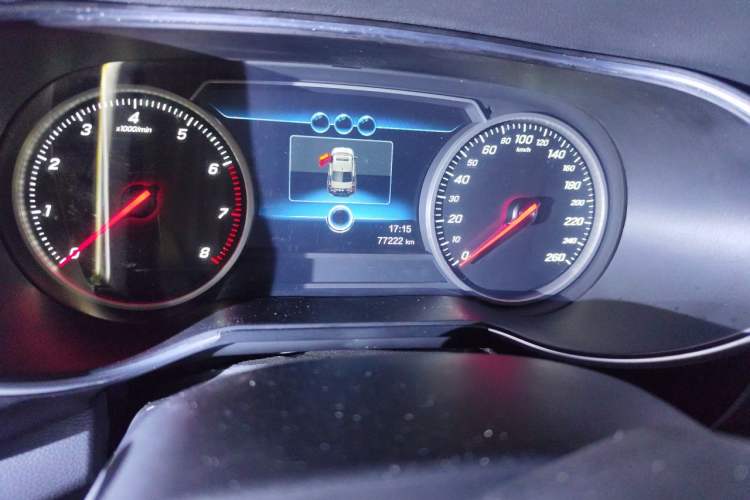 Used Hongqi H5 2018 30TD Dynamic Edition Odometer Close Up